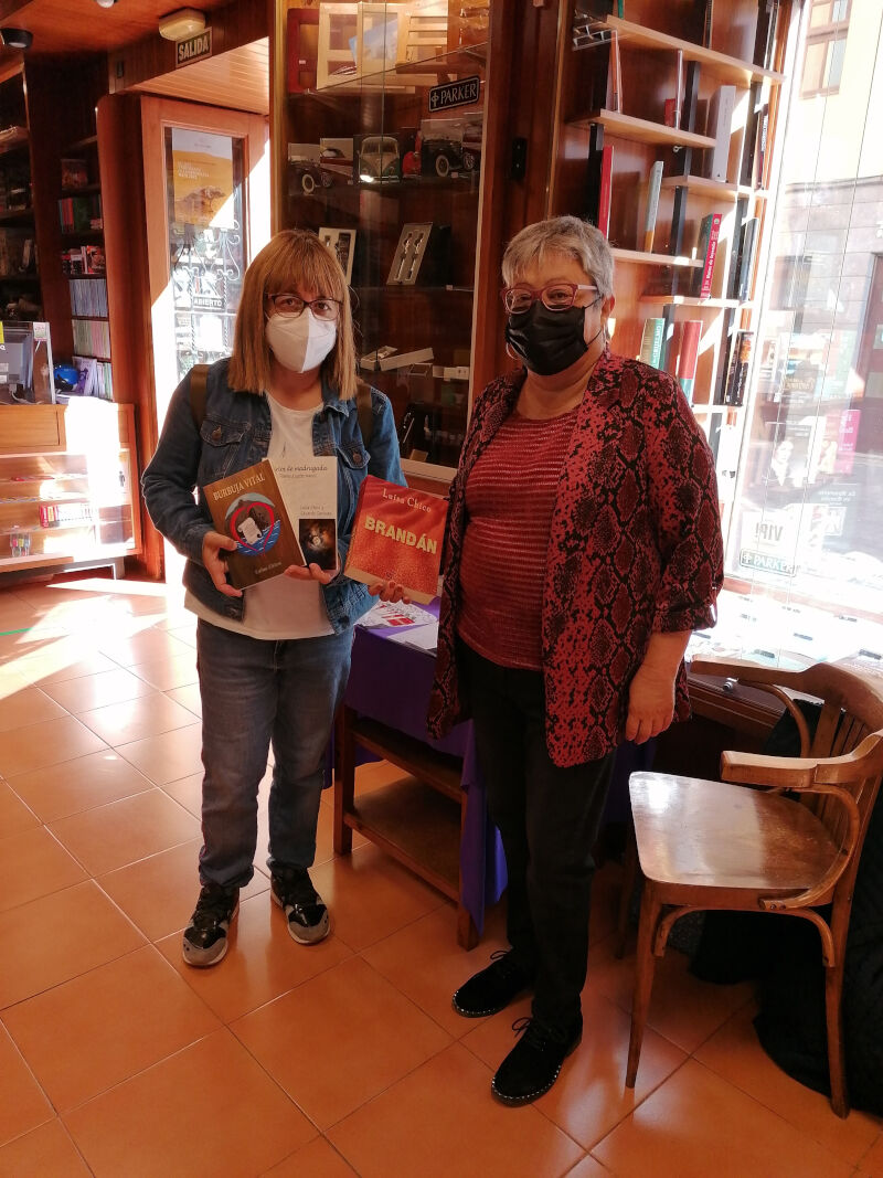 Firmando en librería El Águila de La Laguna, 2021