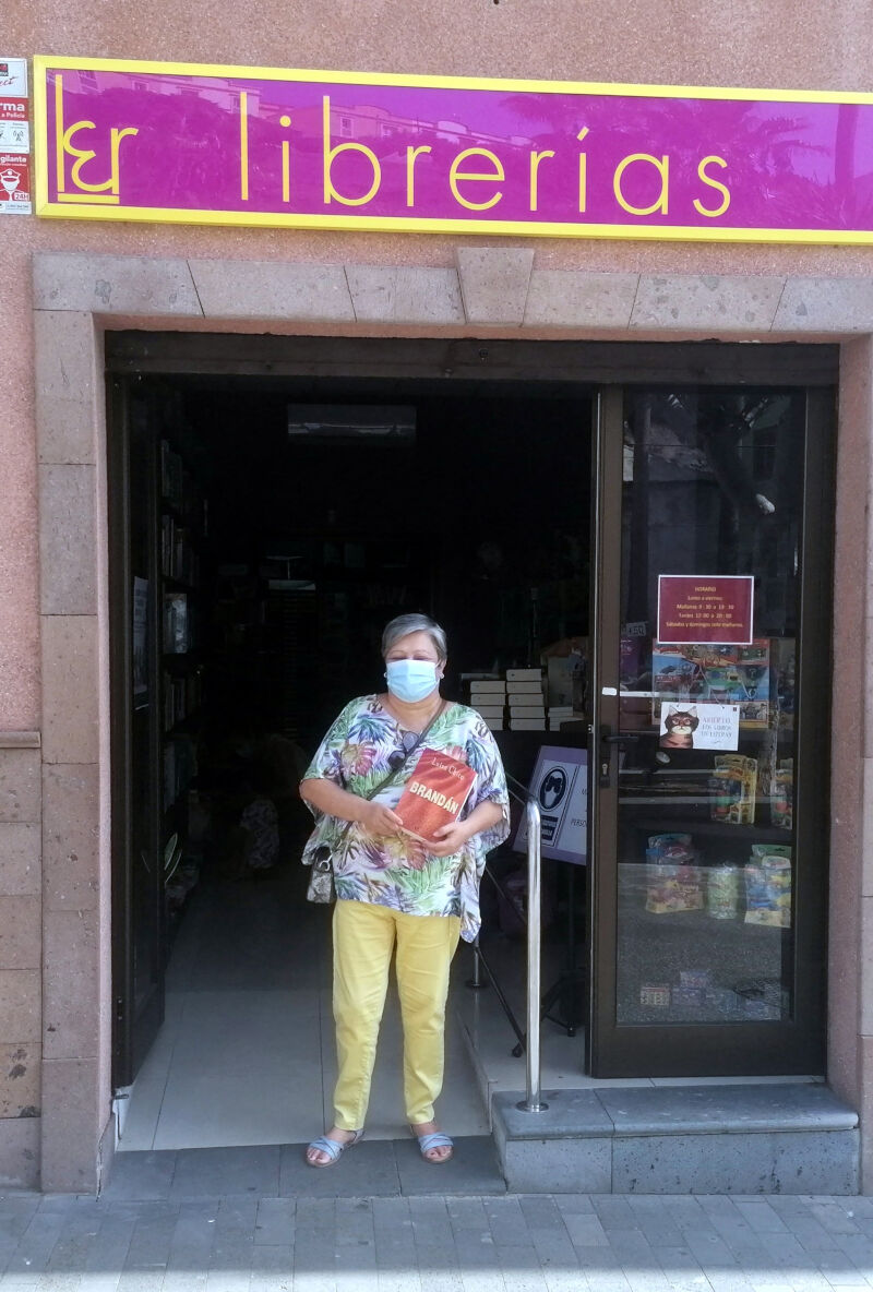 Firmando en librería Ler de Candelaria, septiembre 2020